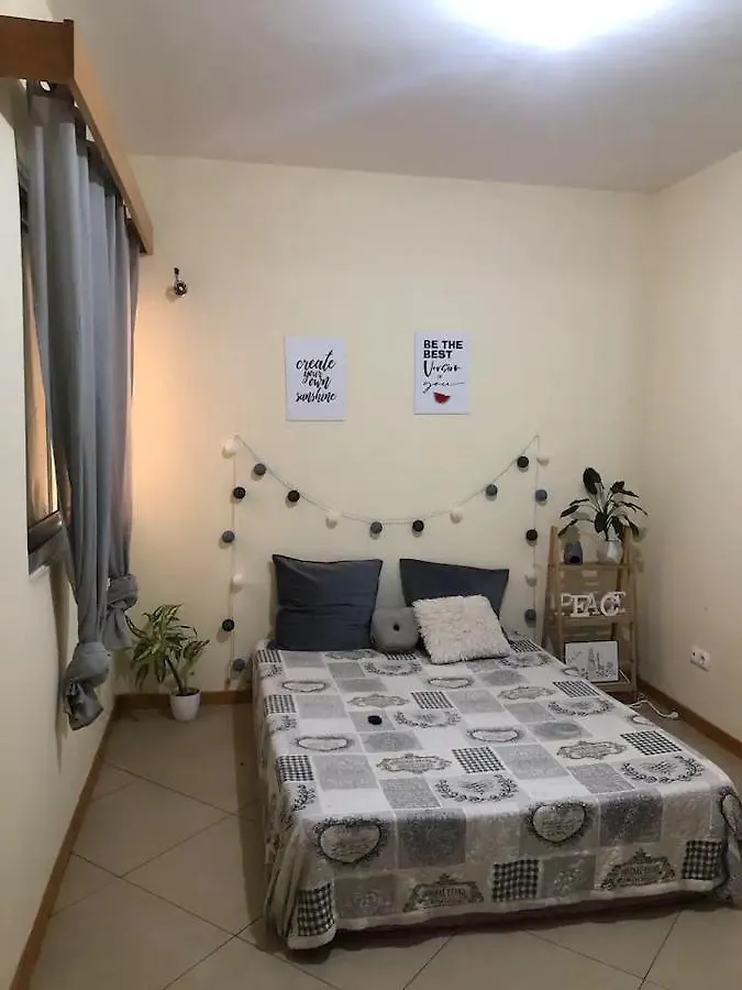 Women Only - Quarto Em Apartamento Praia Palmarejo 0*,  Capo Verde